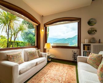 카 푸르미가 바이 원더풀 이탈리 - 렌노 - 거실