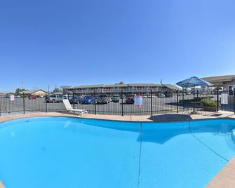 Silverstone Lite - Sunnyside - Pool