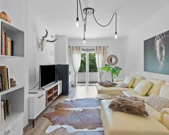 Estrela da Serra, Quiet and cozy apartment in Serra da Estrela - Unhais da Serra - Living room