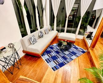 The Dream Beach Resort - Taytay - Living room