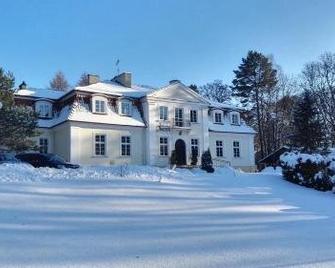 Hotel Ksiezycowy Dworek - Rastenburg - Gebäude