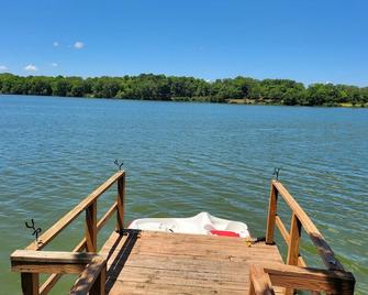 Come Escape to Paradise on the Lake - Mattoon