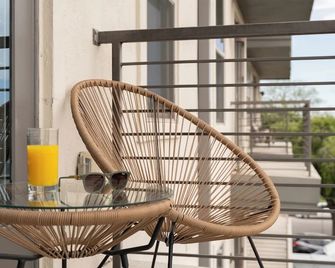 Stylish Downtown Austin Suites With Gym - Austin - Parveke