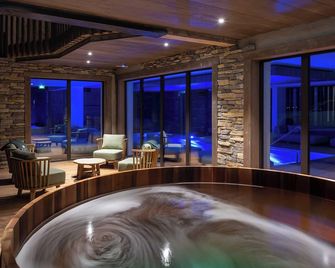 Chalet Hôtel le Collet & Spa - ז'רארמה