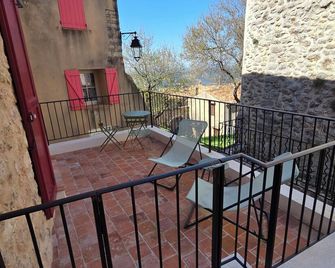 La Terrasse 2-person studio in a quiet, cool location - Aiguines - Balcone