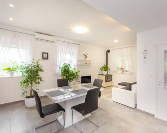Apartment Luka - Skradin - Їдальня