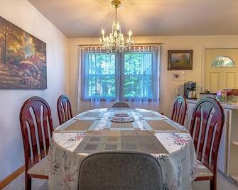 Family Stays: Middletown, Ct - Middletown - Dining room