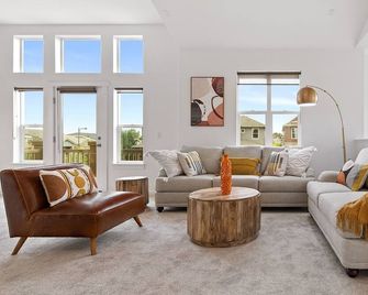 Adorable townhome in Central Park, Denver - Denver - Soggiorno