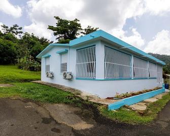 Huge Porch House in Rainforest 15 min from Beach - Luquillo - Edificio