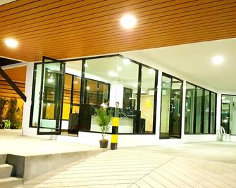 The All 24 Luxury Residence - לאם לוק קה - בניין