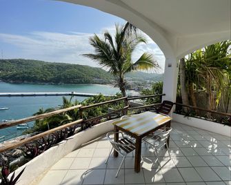 Hotel Villas Fandango - La Crucecita - Balcony