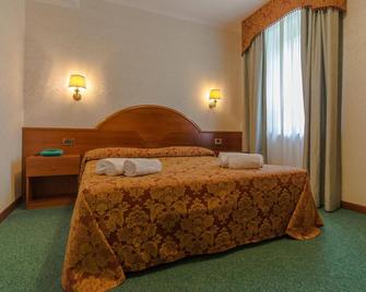 Hotel Columbus sul Lago - Bolsena - Ložnice