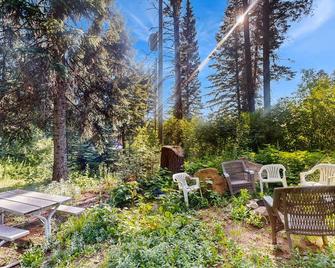 The Creekside Cabin - Cascade - Patio