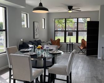 Newly Renovated Condo's - Detroit - Dining room