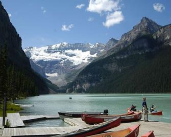 Cozy Lake Louise Retreat | Jacuzzi + Fireplace - Lake Louise
