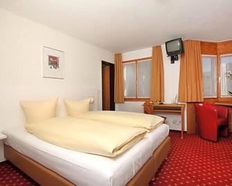 Hotel Central - Obersaxen Mundaun - Schlafzimmer