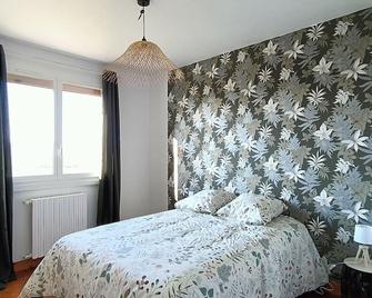 Apartment with large plot - Digoin - Slaapkamer