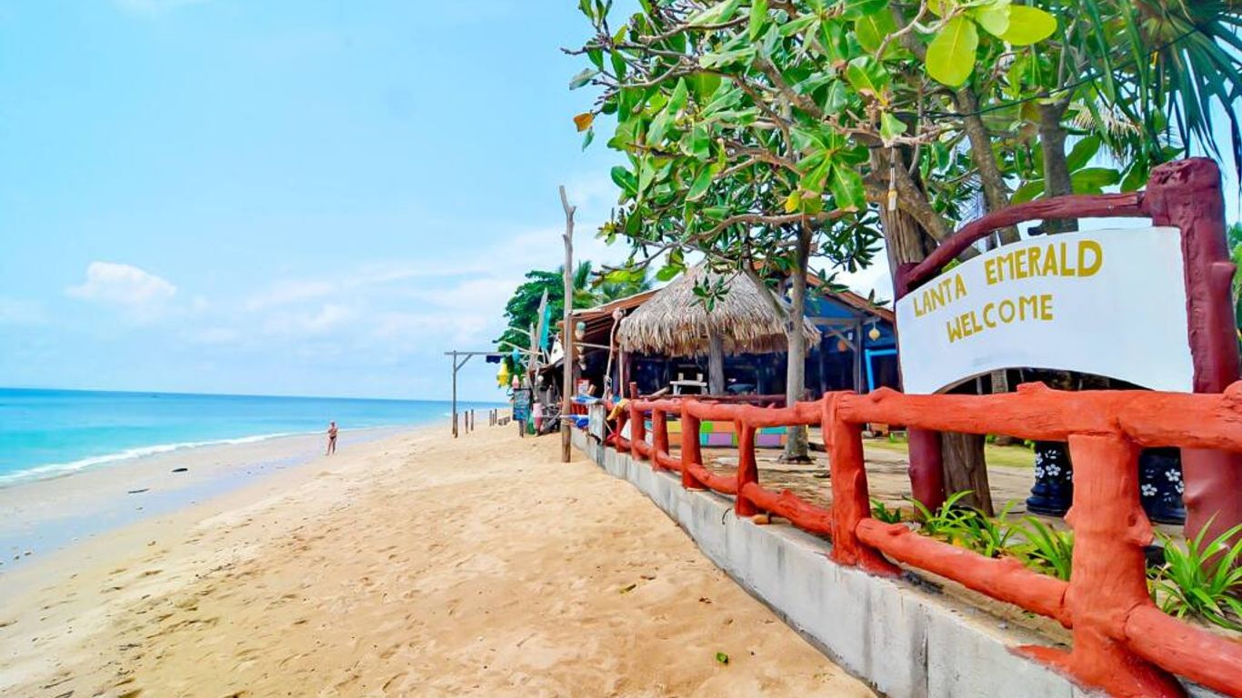 Lanta Emerald Bungalow