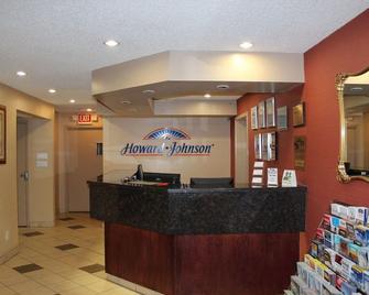 Howard Johnson by Wyndham Red Deer - Red Deer - Receptie