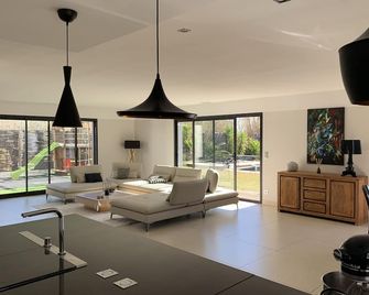 Villa 5 50m From The Beach With Heated Infinity Pool - Agde - Pokój dzienny