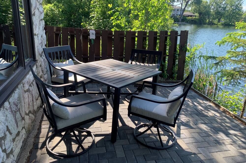 Serene river apartment walking distance to downtown and Heartland Trail! - Park Rapids - Patio