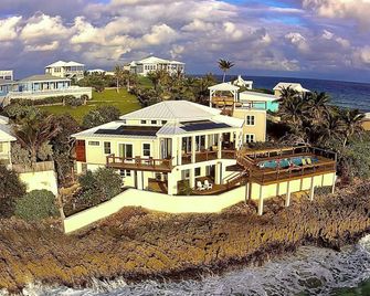 RockPoint: Stunning waterfront villa with the most beautiful view on Elbow Cay - הופ טאון - בניין