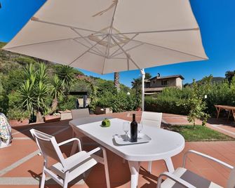 Casa G un Giardino su Portoferraio - Portoferraio - Patio