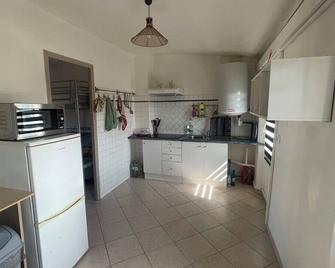 Bright Apartment in Le Muy with View and Amenities - Le Muy - Cuisine