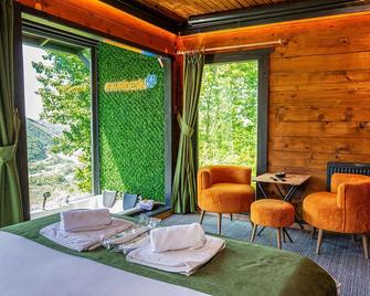 Pavri suit bungalov - Ardesen - Sala de estar