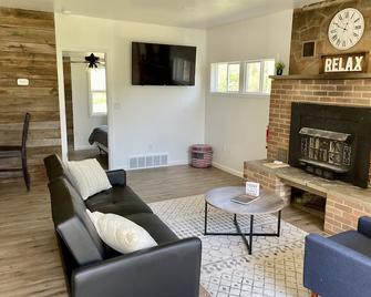 Cozy Cabin in Crivitz - Crivitz - Sala de estar