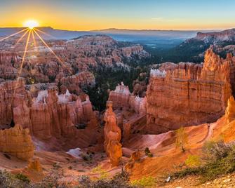 Under Canvas Bryce Canyon - Bryce - Gebäude