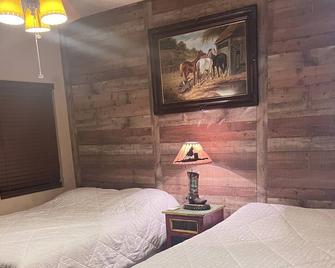 Jilian vieira - Decatur - Bedroom