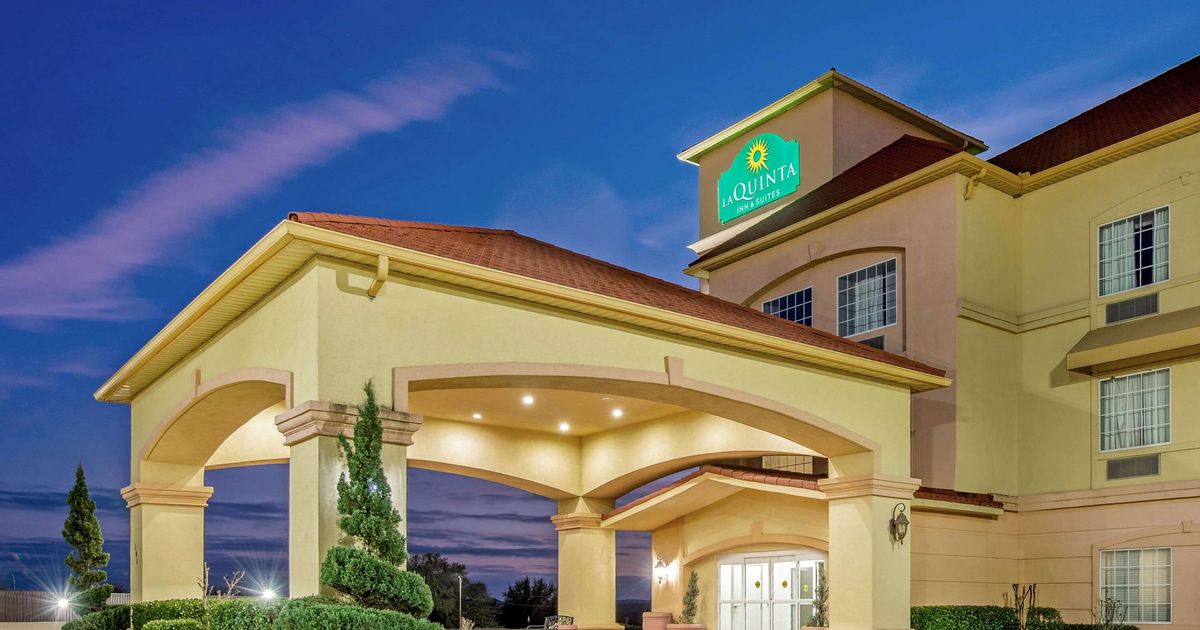 La Quinta Inn & Suites by Wyndham Glen Rose from 68. Glen Rose Hotel