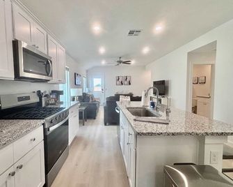 The Lubbock Luxe - 3br/2ba - New Construction - Lubbock - Kitchen