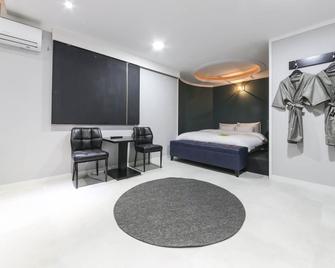 Hotel Primo Daejeon - Daejeon - Habitación