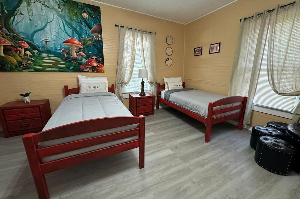 Stay at this perfect home, just 5 minute drive to Ybor city - تامبا - غرفة نوم