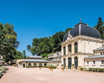 Very Beautiful Duplex 2 People View Of The Village Square (Done Again 2018) - Saint-Honoré-les-Bains - Edificio