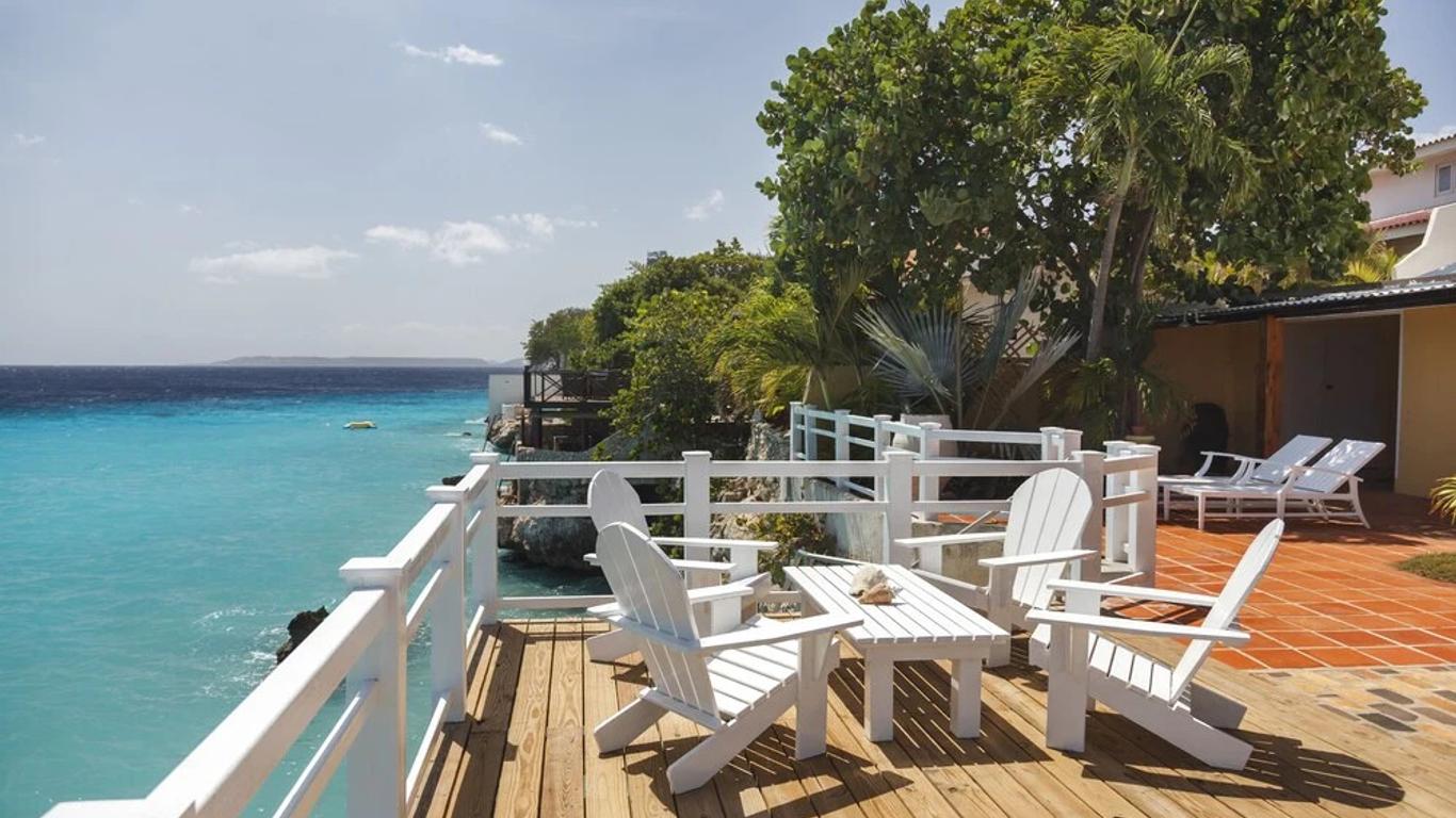 Sun Reef Village on Sea