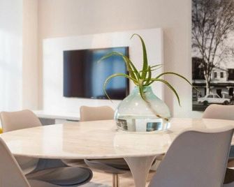 107 Dorpstraat Boutique Hotel - Stellenbosch - Ruang makan