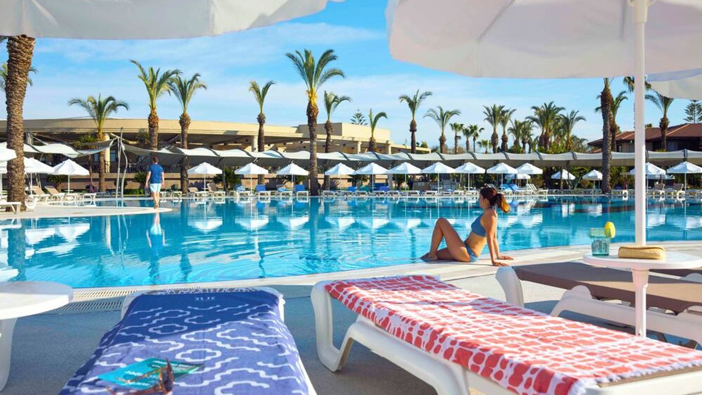 توي بلو بالم غاردين