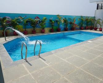 Sea La Vie Covelong Beach Resort - Chennai - Pool
