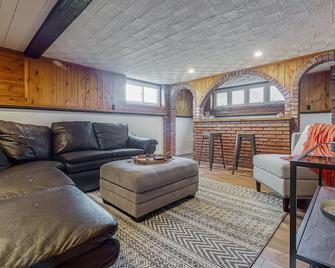 La Riviera - Cottage in the City - Gatineau - Living room