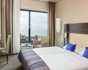 Intercityhotel Hamburg Dammtor - Amburgo - Camera da letto