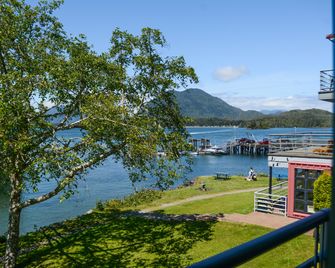 Island Village Properties at Fred Tibbs - Tofino - Балкон