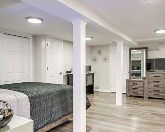 Walkable Elmont Studio 19 Mi to New York City! - Elmont - Makuuhuone