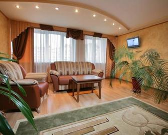Brigantina Hotel - Noworossijsk - Wohnzimmer