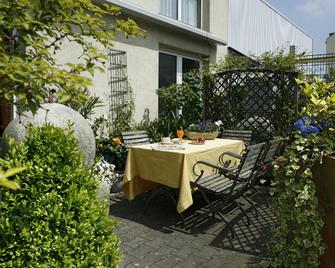 Hotel Regina - Colonia - Patio