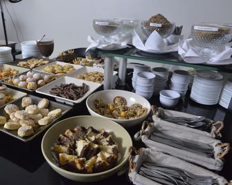Oitis Hotel - Goiânia - Buffet