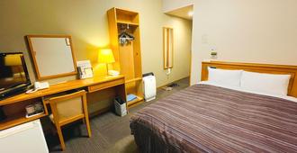 Hotel Route-Inn Aomori Ekimae - Aomori - Schlafzimmer