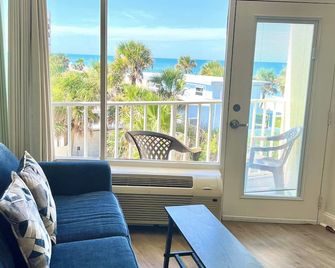 Waters Edge - Ocean View at Symphony Beach Club - Ormond Beach - Balcony